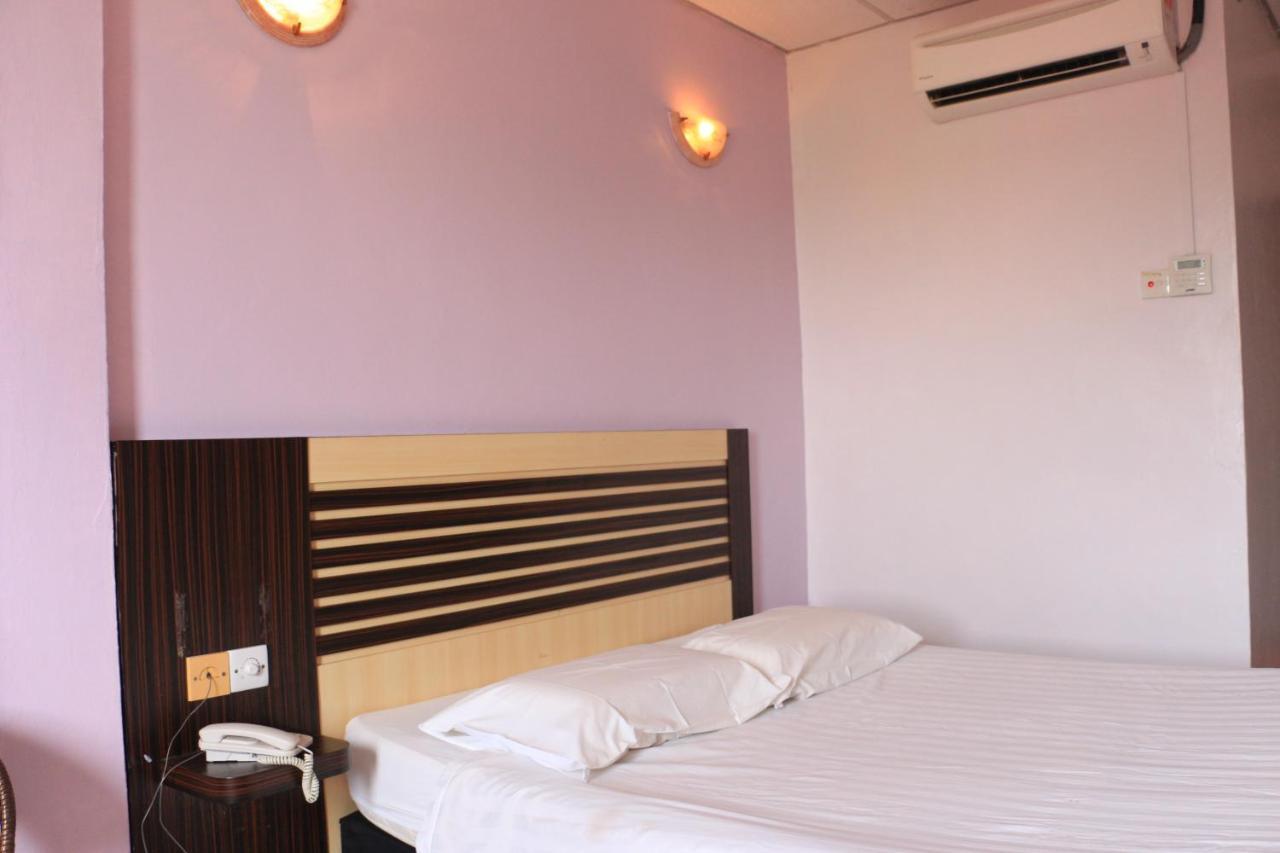 Hotel Lam Seng Pantai Remis Bagian luar foto