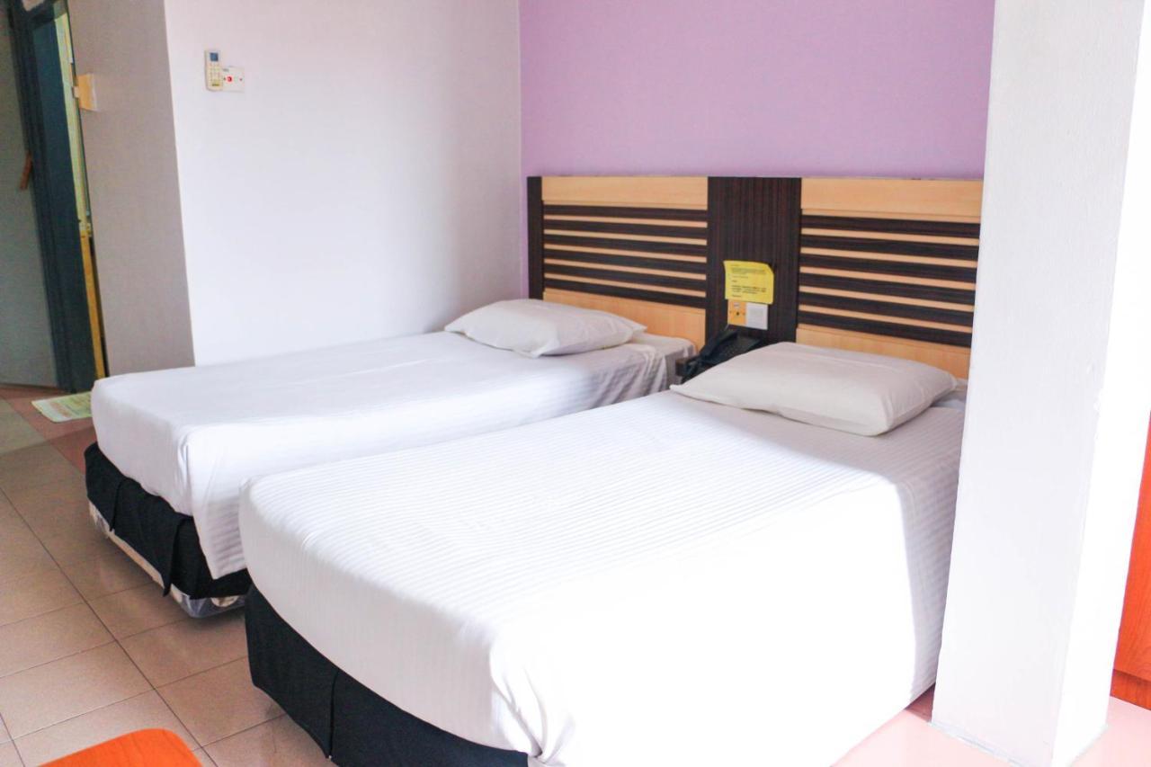 Hotel Lam Seng Pantai Remis Bagian luar foto